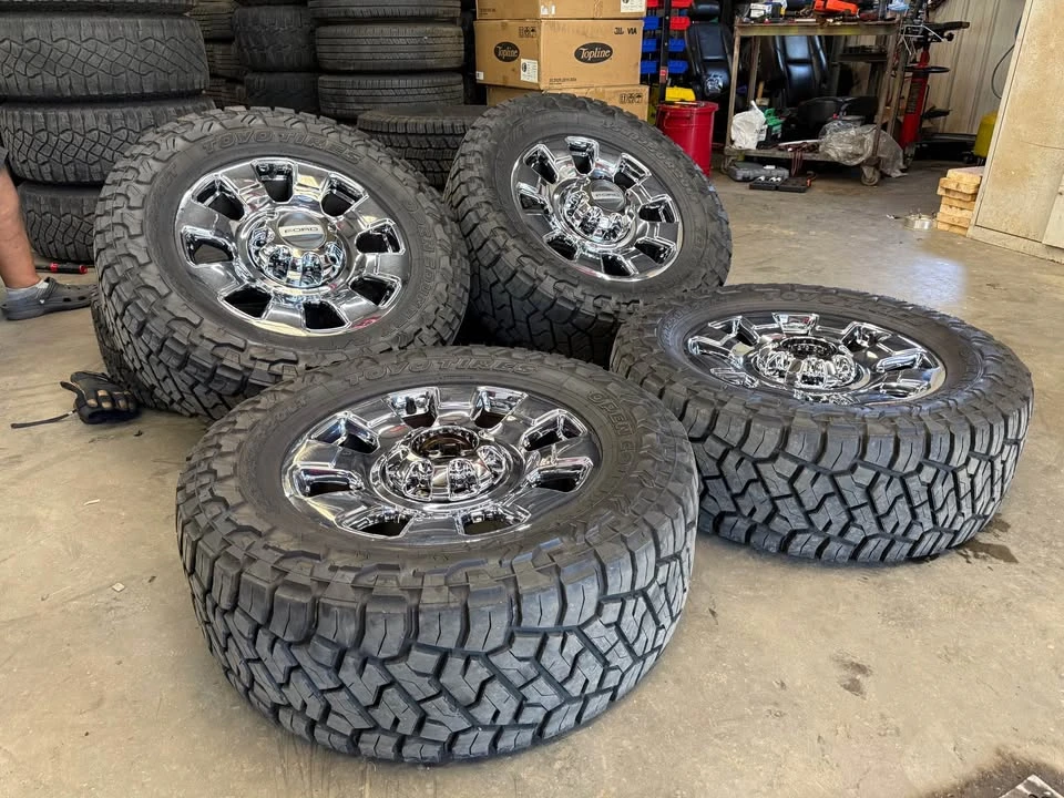 2024 Ford Super Duty 5th Gen - Image 2 of 10