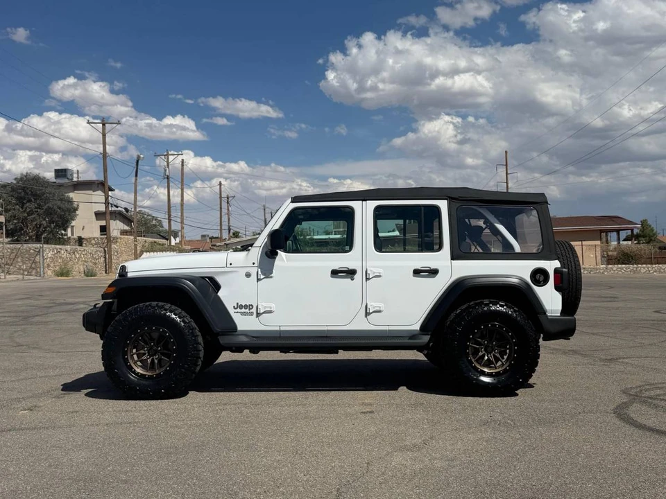 2020 Jeep JL Wrangler - Image 4 of 12