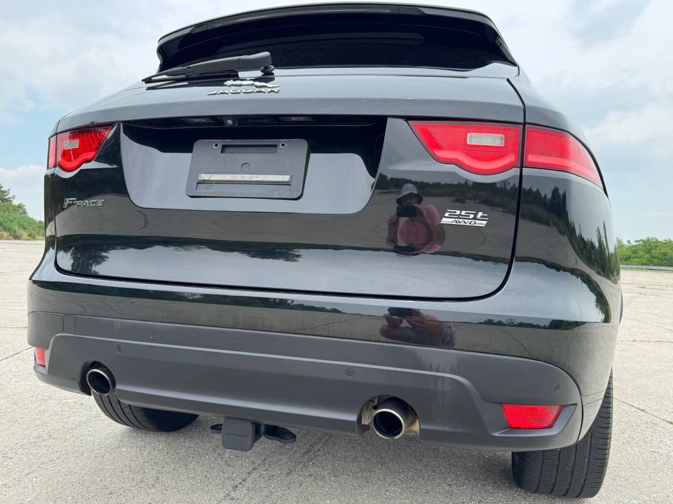2020 Jaguar F-Pace - Image 9 of 24