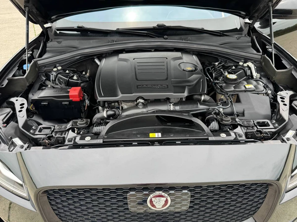 2020 Jaguar F-Pace - Image 11 of 24