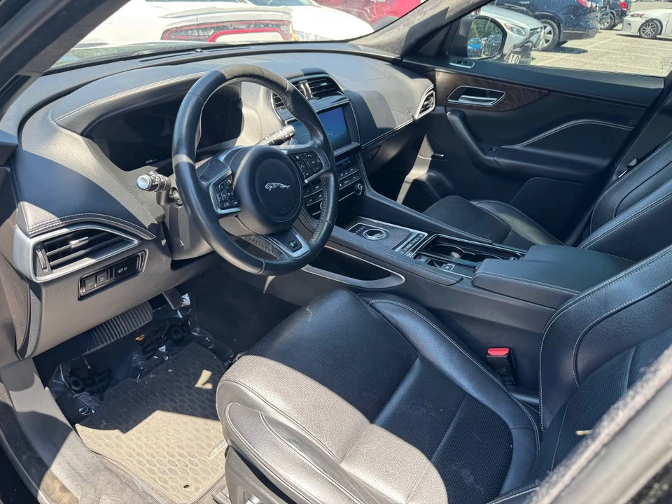 2020 Jaguar F-Pace - Image 8 of 24