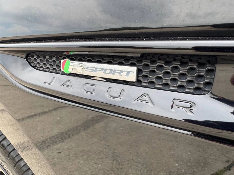 2020 Jaguar F-Pace - Image 13 of 24