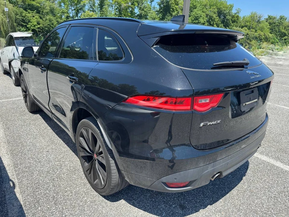 2020 Jaguar F-Pace - Image 3 of 24