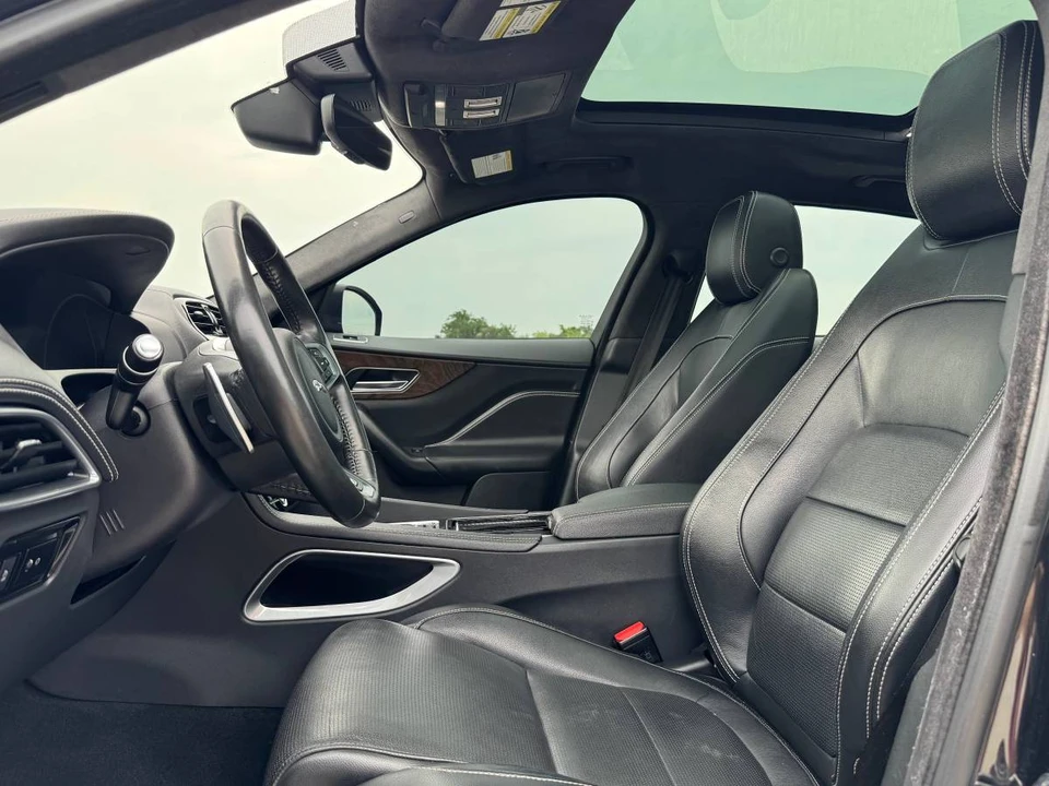 2020 Jaguar F-Pace - Image 19 of 24