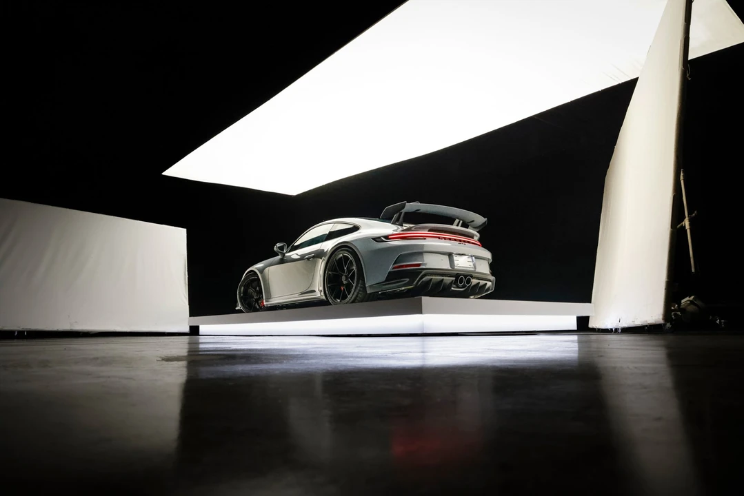 2023 Porsche 992 GT3 - Image 17 of 31
