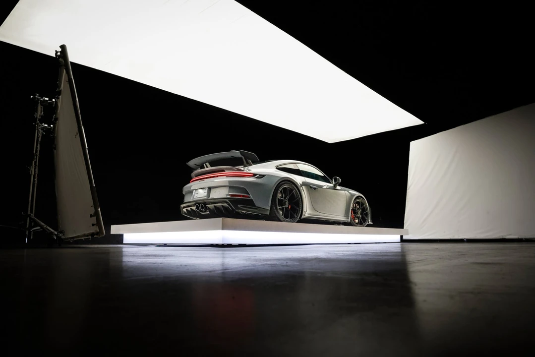 2023 Porsche 992 GT3 - Image 22 of 31