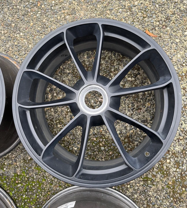 2012 Parts & Memorabilia Porsche Wheels - Image 2 of 12