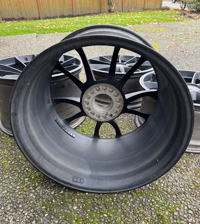 2012 Parts & Memorabilia Porsche Wheels - Image 10 of 12