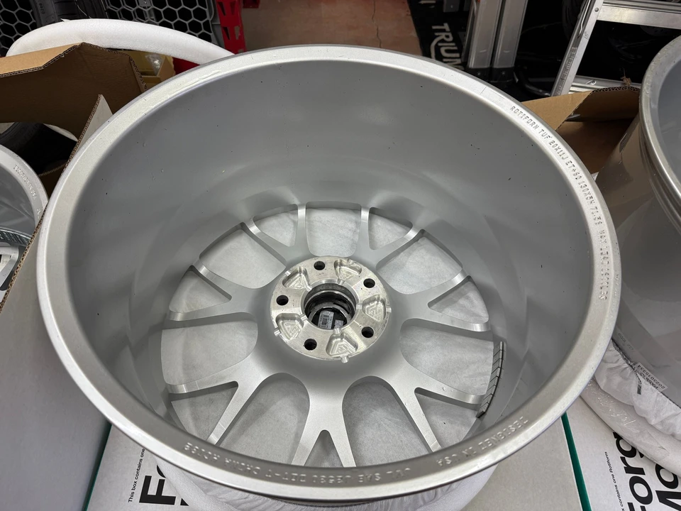 Parts & Memorabilia Other Wheels - Image 18 of 20