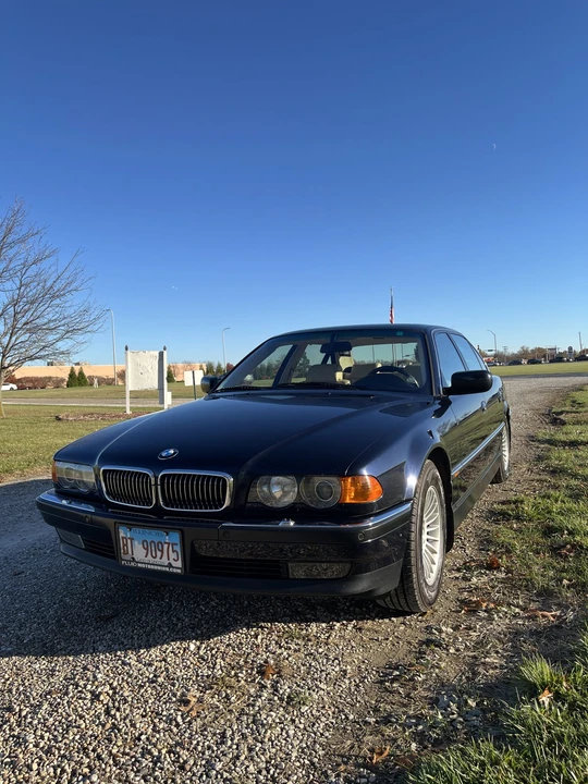 1999 BMW E38 750i & 750iL Sedan - Image 2 of 31