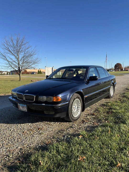 1999 BMW E38 750i & 750iL Sedan - Image 3 of 31