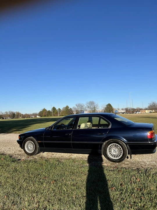 1999 BMW E38 750i & 750iL Sedan - Image 9 of 31