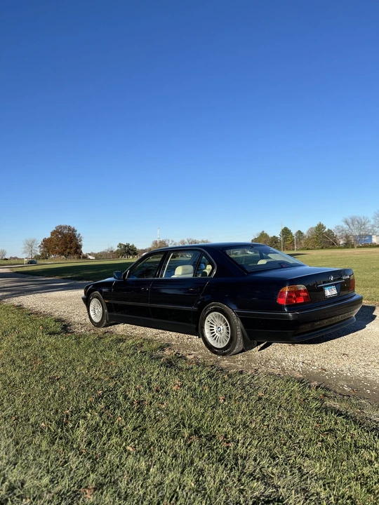 1999 BMW E38 750i & 750iL Sedan - Image 10 of 31