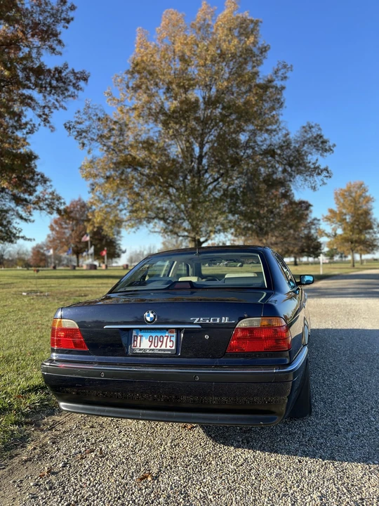 1999 BMW E38 750i & 750iL Sedan - Image 14 of 31