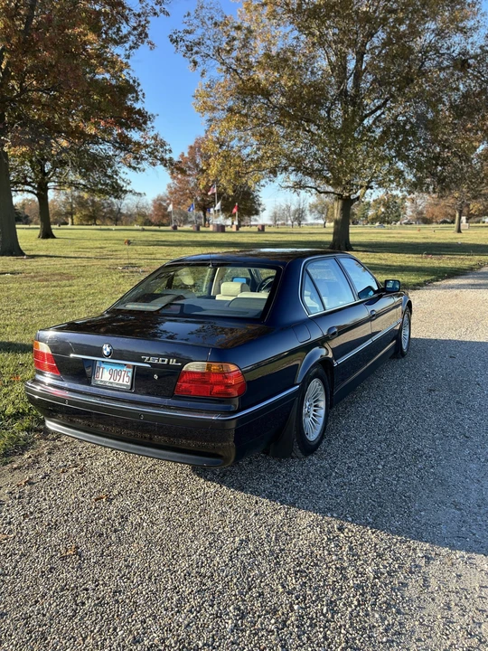1999 BMW E38 750i & 750iL Sedan - Image 16 of 31