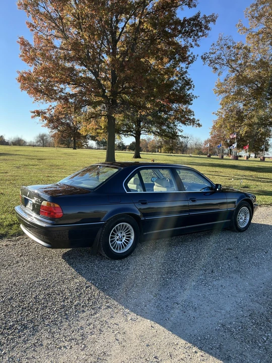 1999 BMW E38 750i & 750iL Sedan - Image 17 of 31