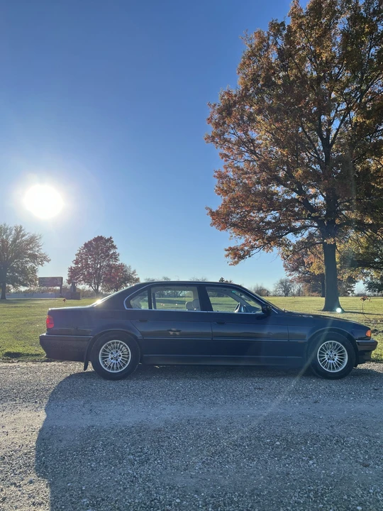 1999 BMW E38 750i & 750iL Sedan - Image 19 of 31