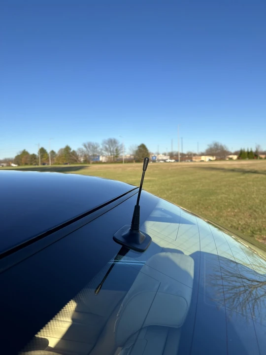 1999 BMW E38 750i & 750iL Sedan - Image 30 of 31