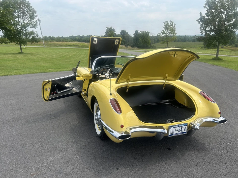 1960 Chevrolet Corvette C1 - Image 22 of 31