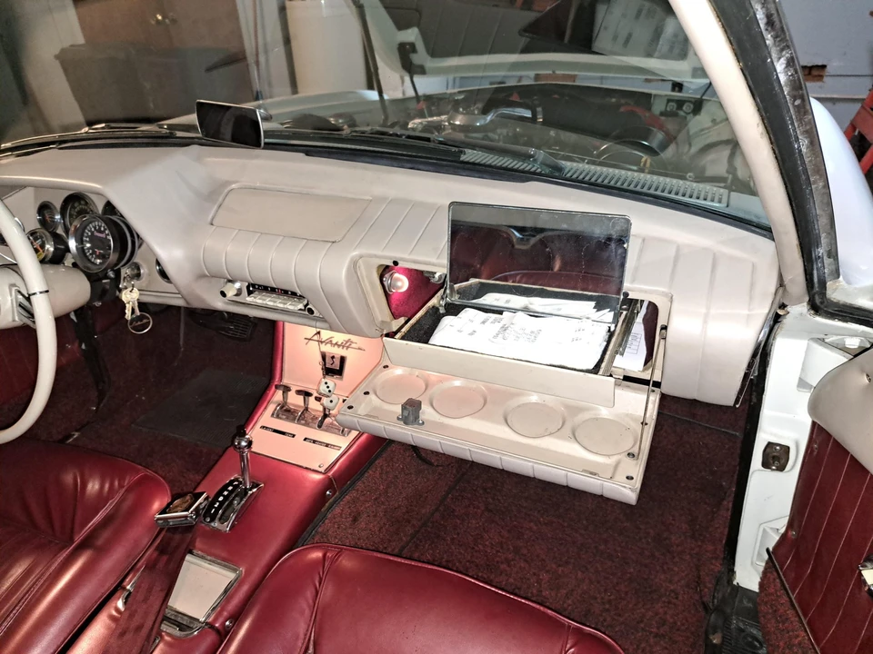 1963 Studebaker Avanti - Image 21 of 31
