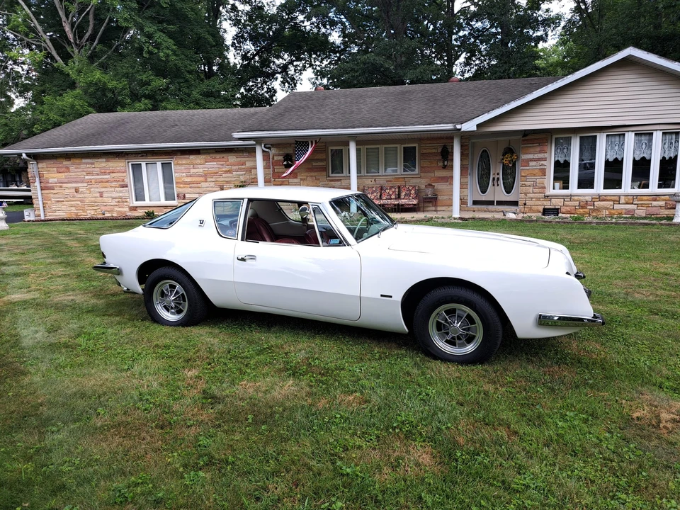 1963 Studebaker Avanti - Image 4 of 31