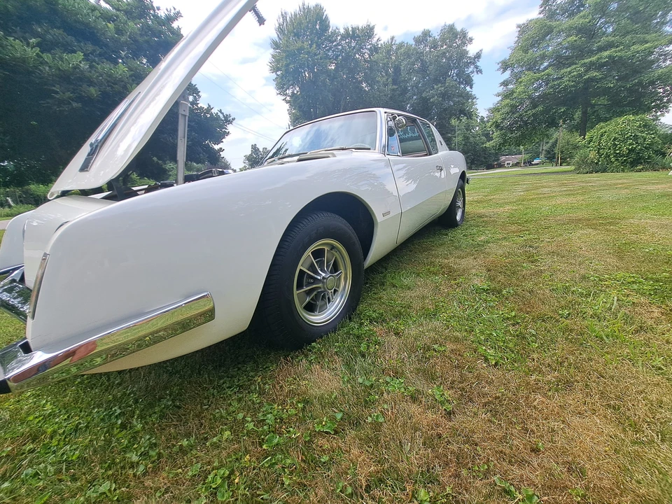 1963 Studebaker Avanti - Image 9 of 31