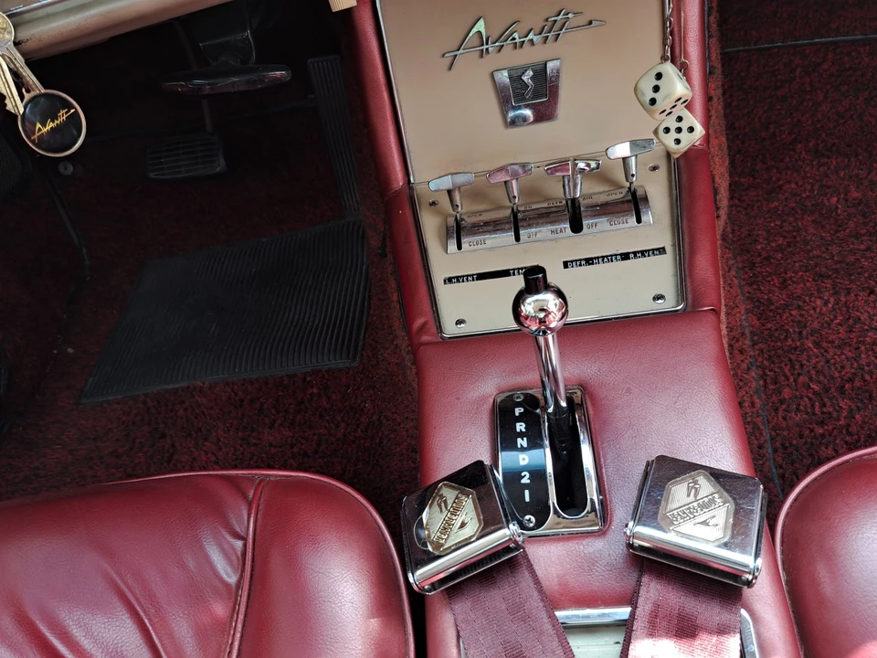 1963 Studebaker Avanti - Image 19 of 31