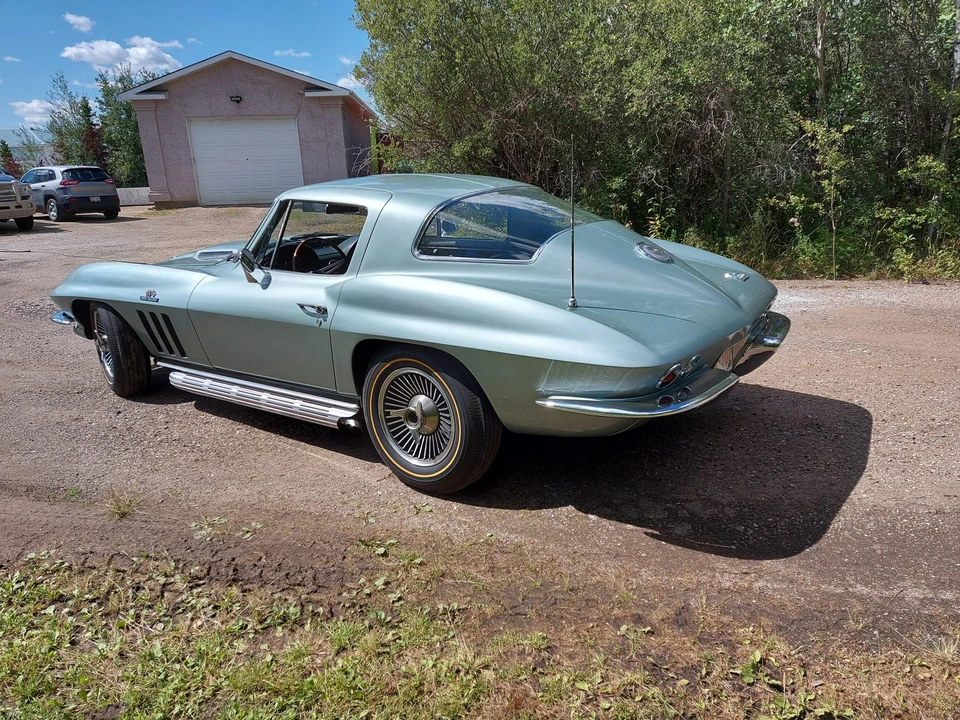 1966 Chevrolet Corvette C2 - Image 9 of 31