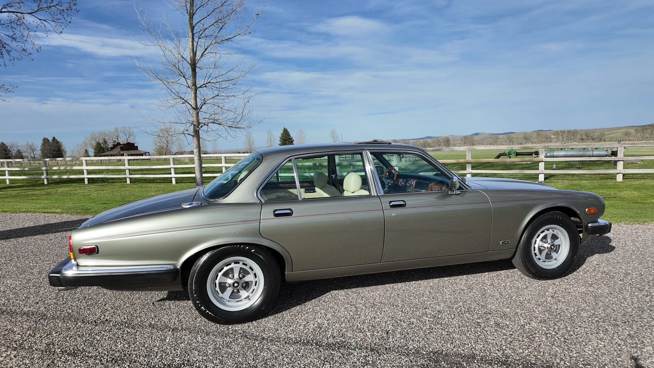 1987 Jaguar XJ Series 3 - Image 17 of 31