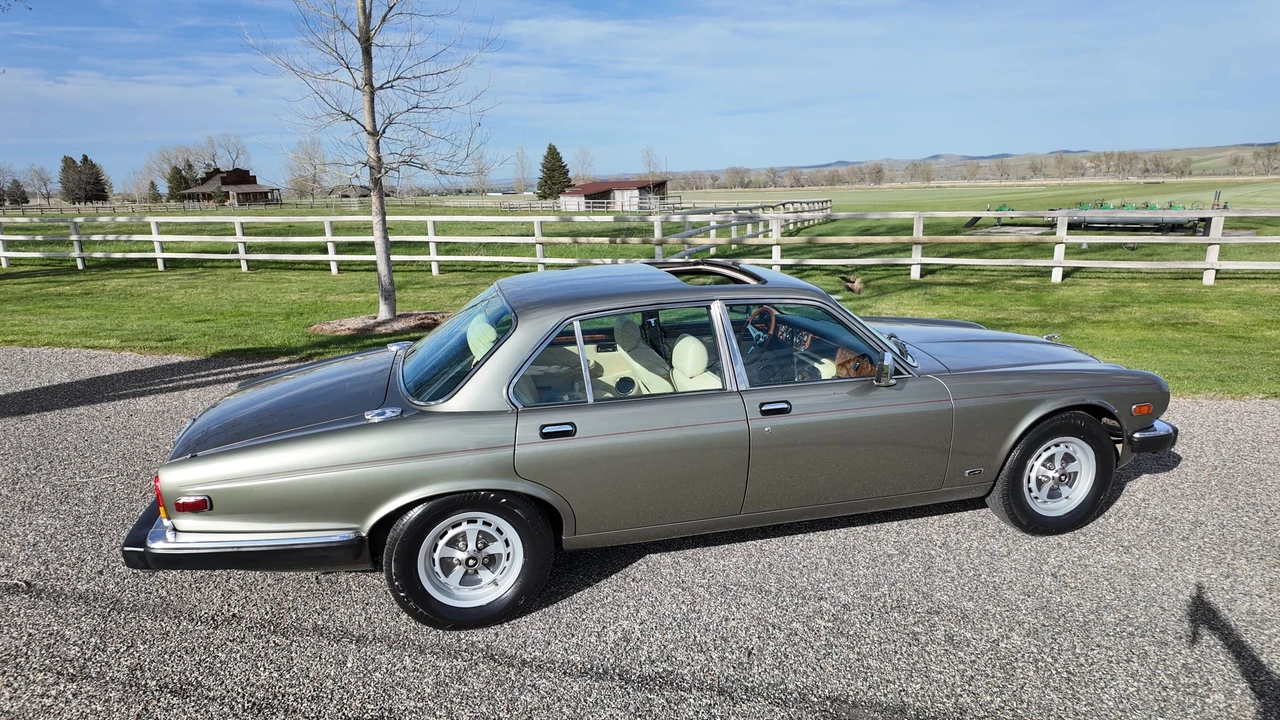 1987 Jaguar XJ Series 3 - Image 16 of 31