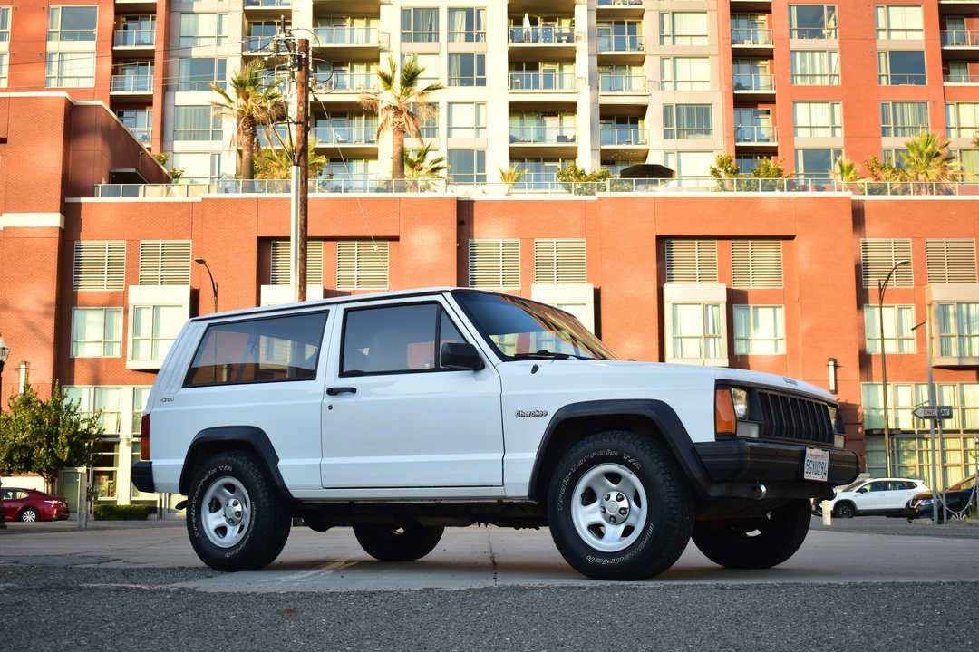 1995 Jeep XJ Cherokee - Image 2 of 31
