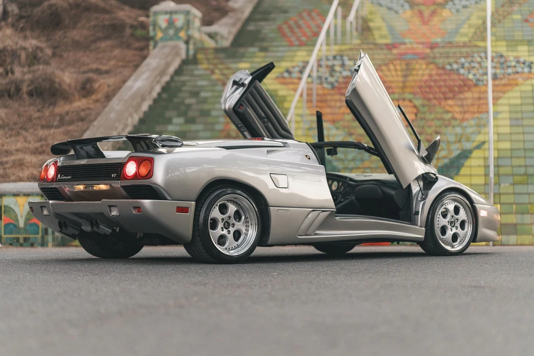 1999 Lamborghini Diablo VT - Image 11 of 31