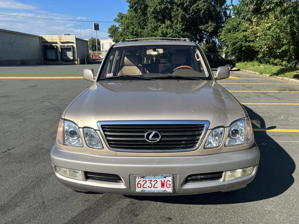 2000 Lexus LX 2nd Gen - Image 15 of 31