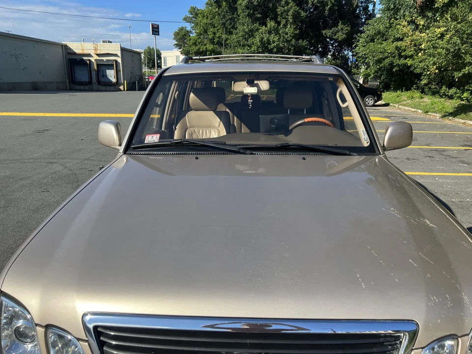 2000 Lexus LX 2nd Gen - Image 18 of 31