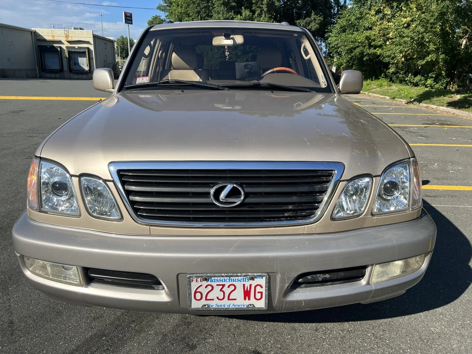 2000 Lexus LX 2nd Gen - Image 16 of 31