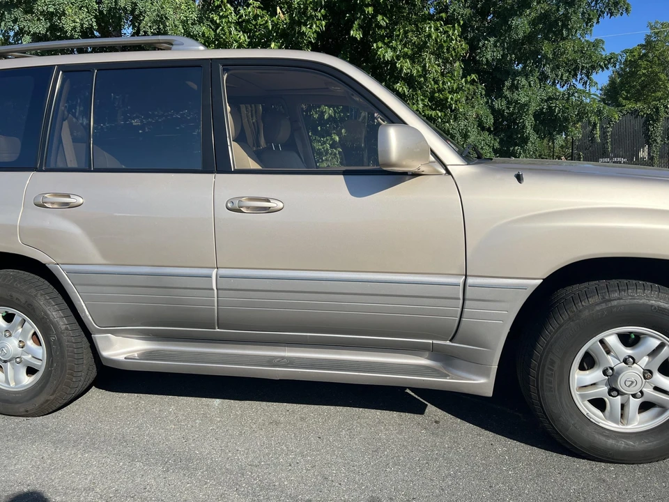 2000 Lexus LX 2nd Gen - Image 31 of 31