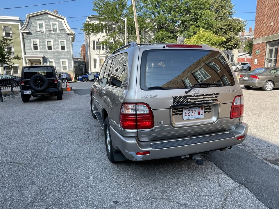 2000 Lexus LX 2nd Gen - Image 7 of 31