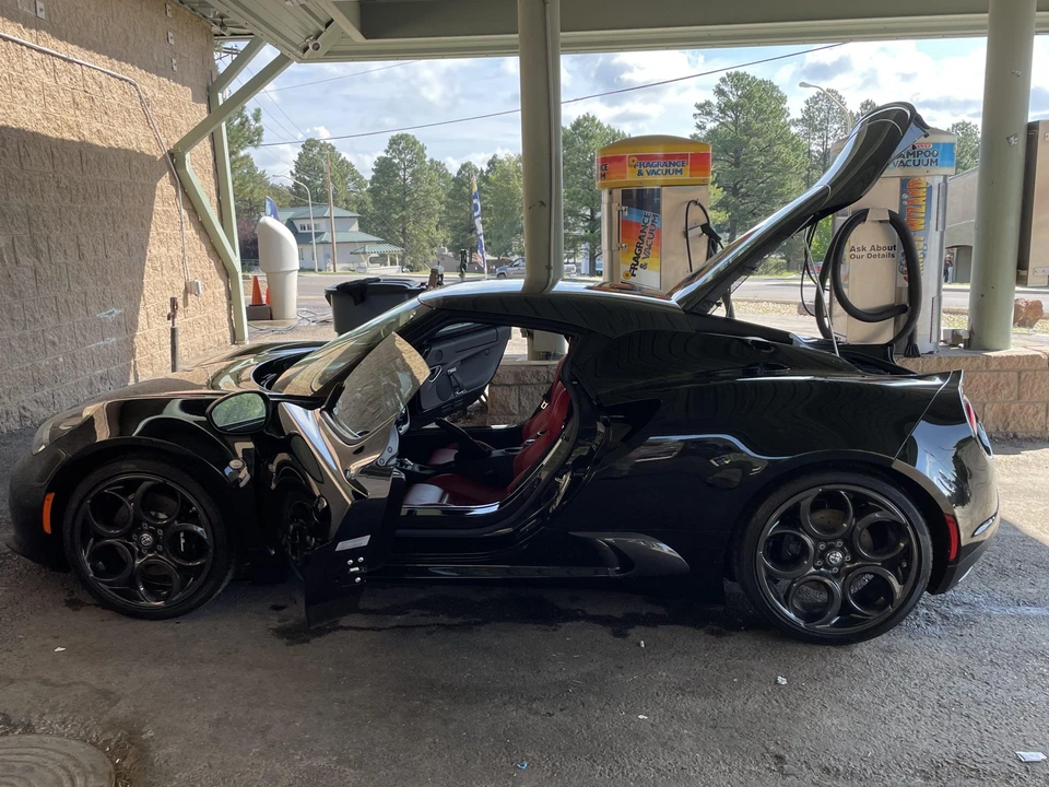 2018 Alfa Romeo 4C Coupe - Image 25 of 31