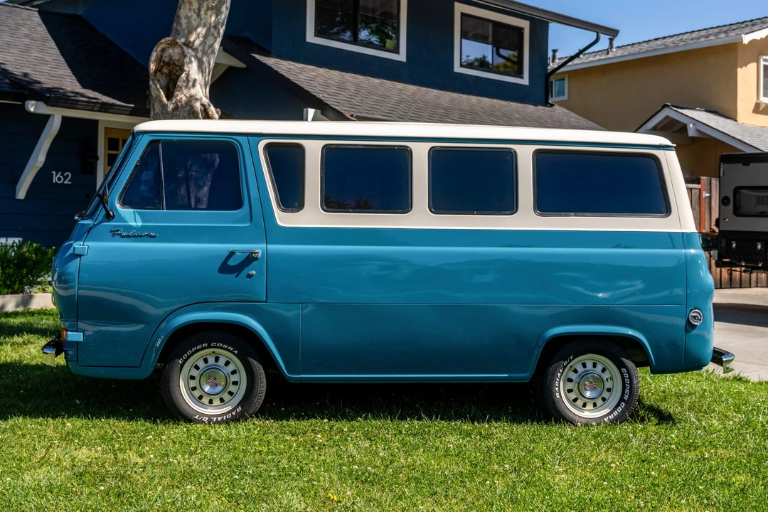 1964 Ford Econoline Van - Image 9 of 31