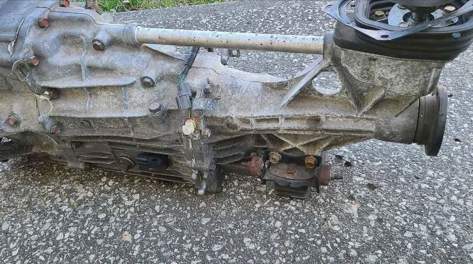 2000 Parts & Memorabilia Gearboxes - Image 2 of 10