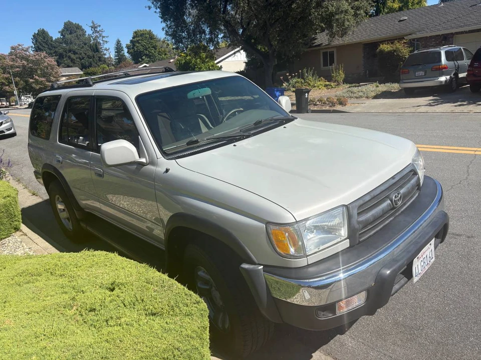 2000 Toyota 4Runner 3rd Gen - Image 2 of 8