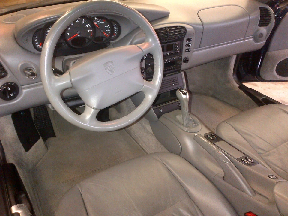 2000 Porsche 996 Carrera 4 - Image 4 of 5