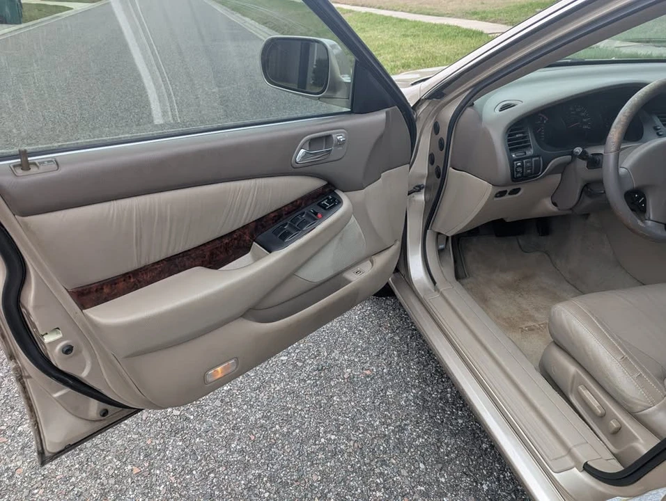 2000 Acura TL 2nd Gen - Image 4 of 14