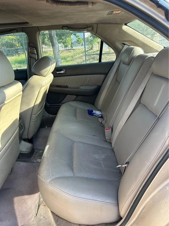 2000 Acura RL 1st Gen - Image 9 of 11