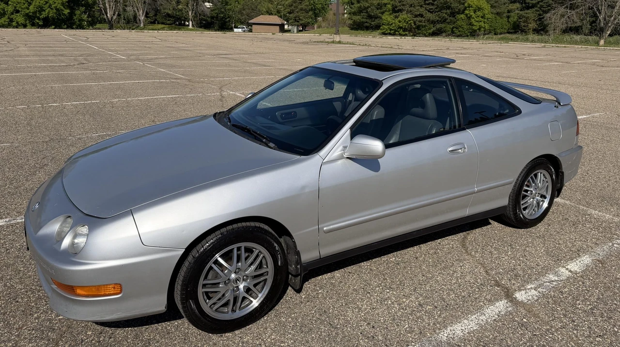 2000 Acura Integra 3rd Gen - Image 2 of 31