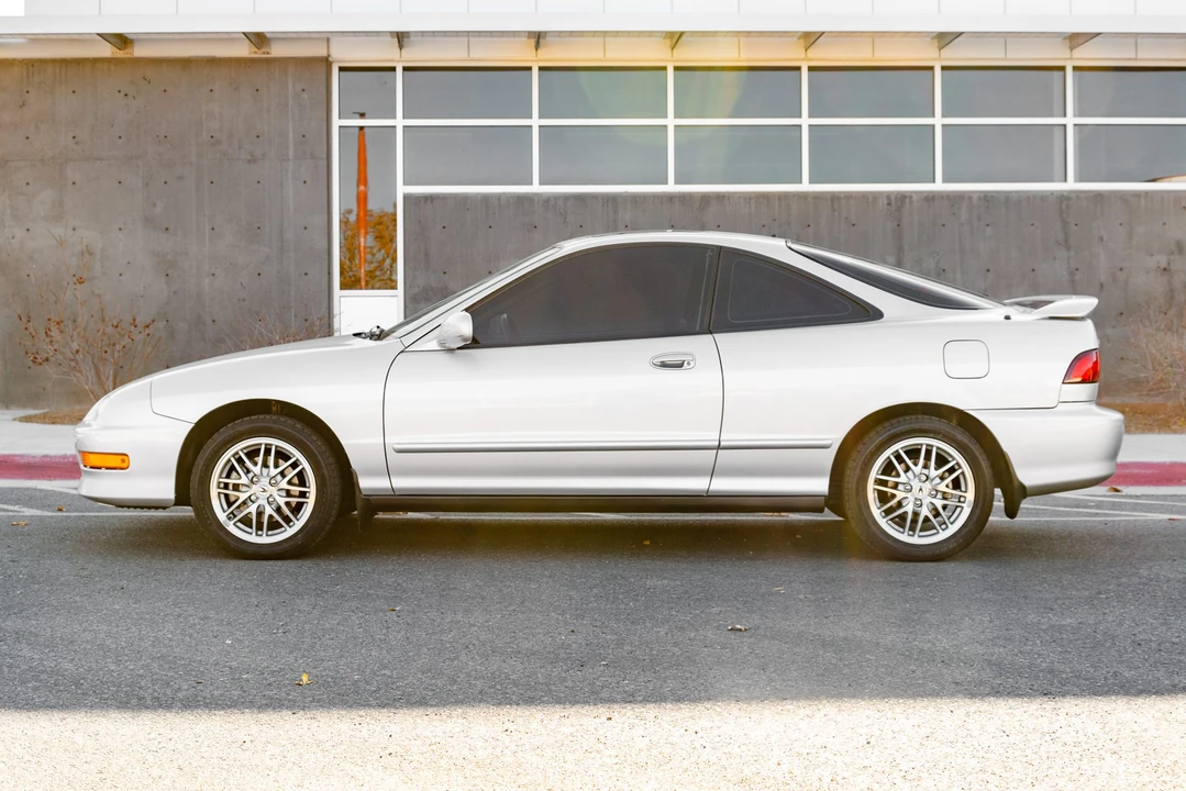 2000 Acura Integra 3rd Gen - Image 2 of 31