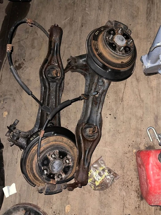 2000 Parts & Memorabilia Mechanical Components - Image 5 of 10