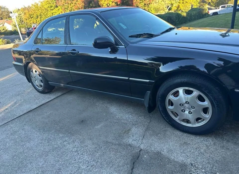 2000 Acura RL 1st Gen - Image 2 of 7