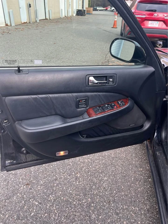 2000 Acura RL 1st Gen - Image 8 of 9