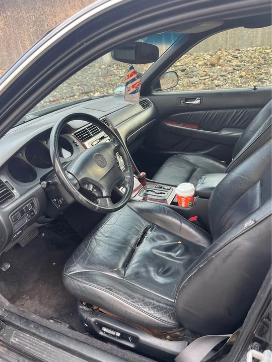 2000 Acura RL 1st Gen - Image 9 of 9